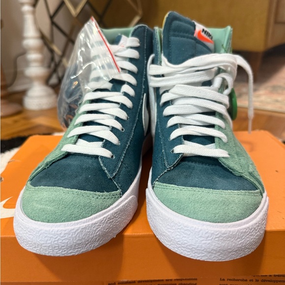 jade green nike blazers